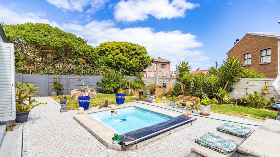 3 Bedroom Property for Sale in Yzerfontein Western Cape